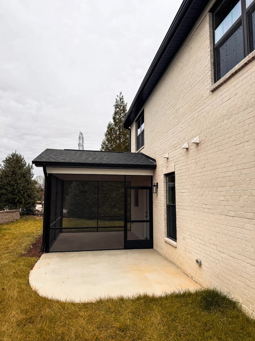 2885 Saint Giles Dr photo 5