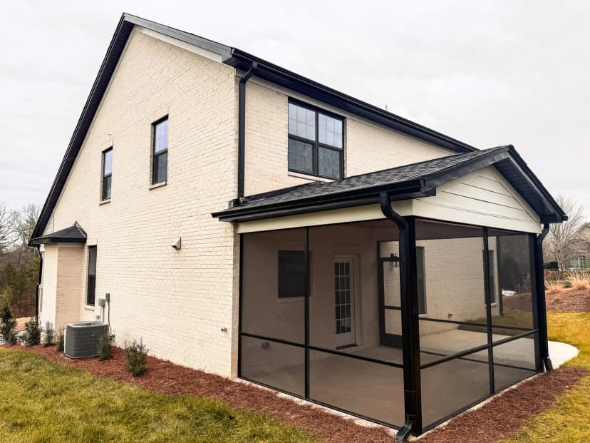 2885 Saint Giles Dr photo 3